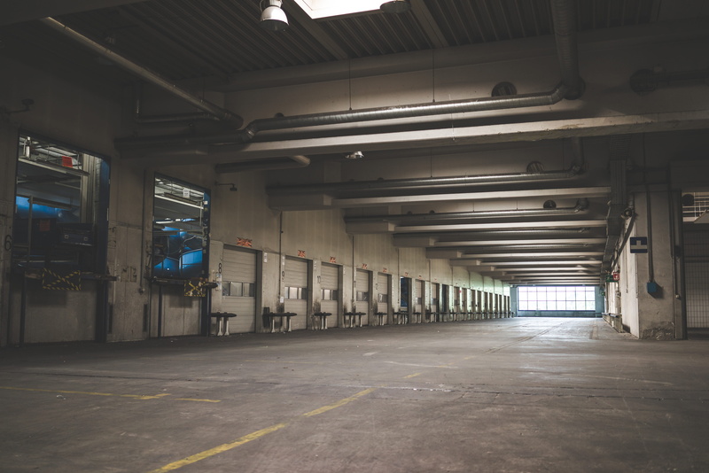 lighting equipment, indoors, postcity linz, 5K, subway, blue, windows, architectural column, light, parking lot, empty, gray, mode of transportation, hall