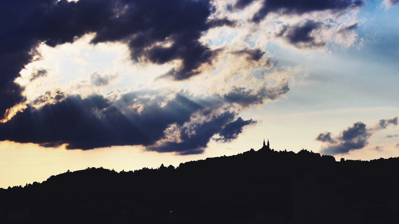 tranquil scene, mountain, outdoors, cloud - sky, silhouette, linz, beauty in nature, sky, castle, kaisergasse, austria, tree, landscape, sunset, building