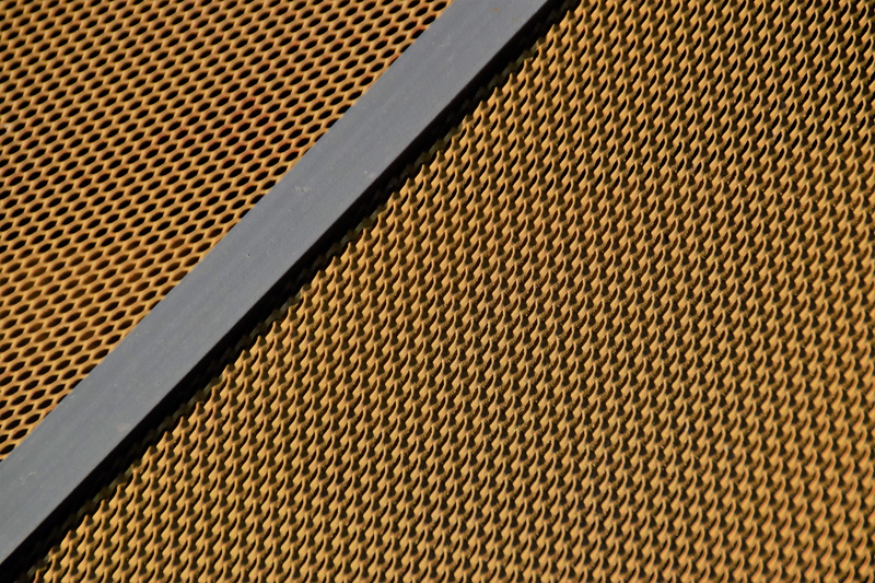 gold, wire, art, no people, backgrounds, sunlight, close-up, high angle view, studio shot, 5K, rusty, wire mesh, outdoors, linz, steel, electricity, full frame