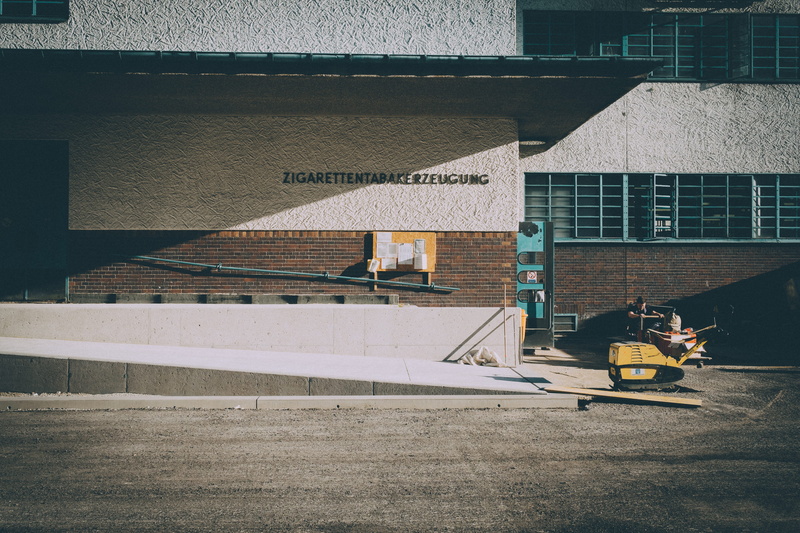 day, tabakfabrik linz, typo, wall, architecture, 4K, outdoors, residential district, built structure, real people, transportation, linz, shadow, people