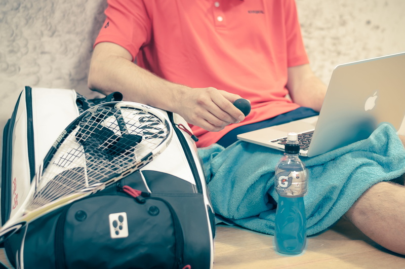 athletic, racket, wireless technology, convenience, apple, gym, buying, person, fit, near, fitness, lifestyle, activity, computer network, facing, indoors