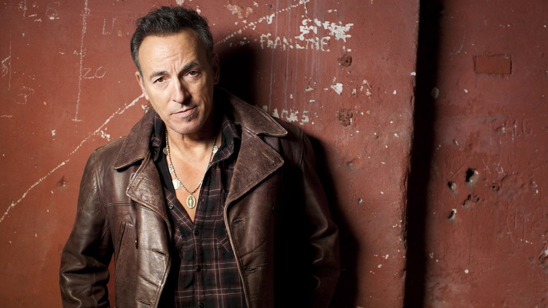 fashion Model, wall - Building Feature, adult, emotion, chain, jacket, lifestyles, caucasian Ethnicity, bruce springsteen, face, s, brown, fashion, posing