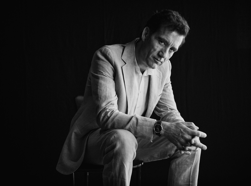 bw, 1080P, lapel, mature men, contemplation, one person, sitting, three quarter length, indoors, men, man, males, mature adult, wearing, grayscale, depression - sadness