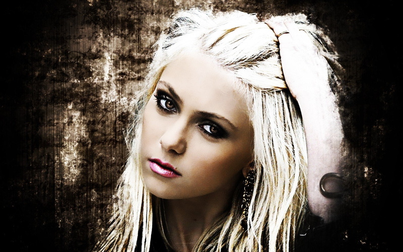 taylor, hard, reckless, actress, babe, pretty, rock, blonde, 1080P, pop, sexy, model, singer, alternative, momsen