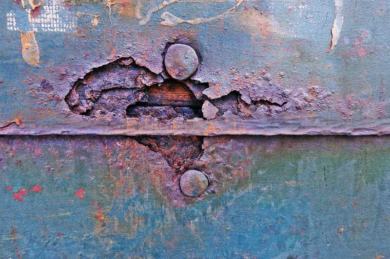 latch, hole, rusty, stain, label, day, steel, rough, gas station, safety, no people, decline, security, 2K, metal, pattern, word, deterioration, gate