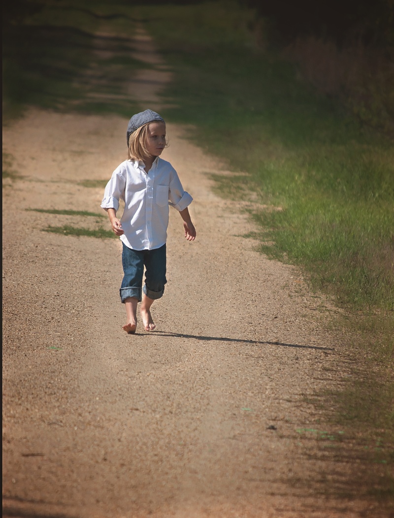 blue, white, looking, males, child, cute, dirt road, nature, gravel road, summer, full length, outdoor, men, lifestyles, kid, dom, walking, caucasian Ethnicity