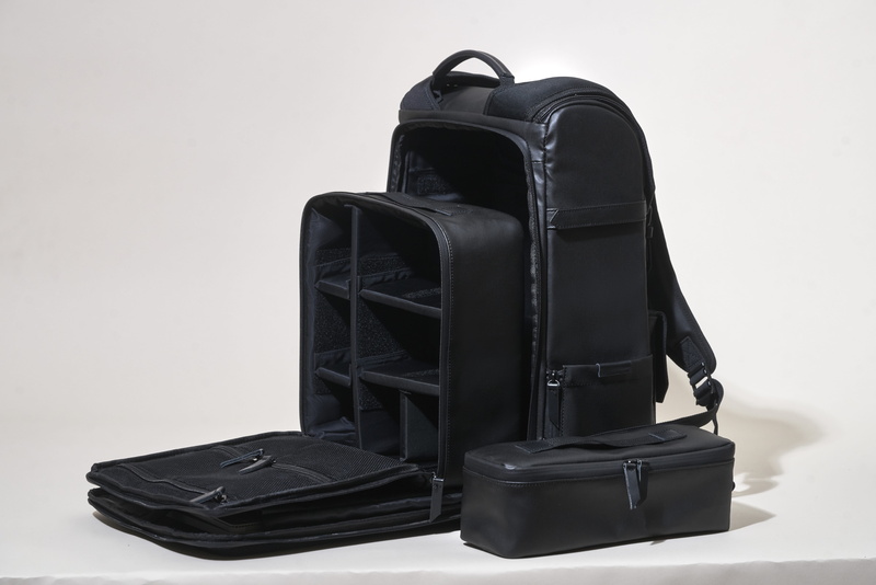 studio shot, case, contemporary, modern, leather, still life, handle, indoors, safety, shoe, fashion, cut out, organizer, 8K, travel, single object, black