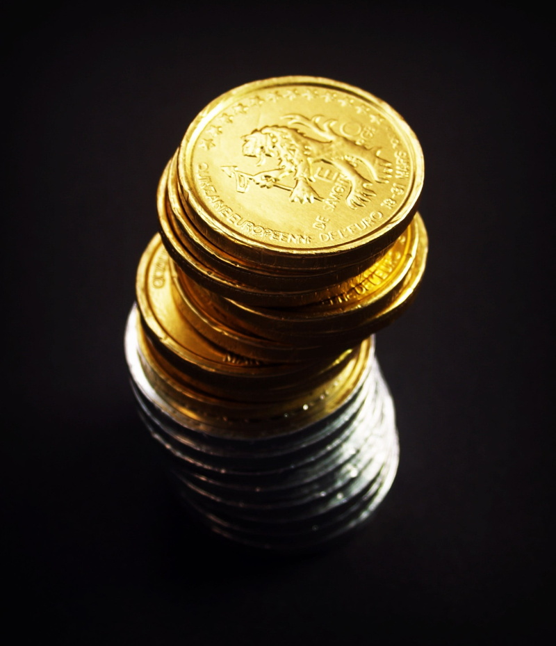 success, object, saving, savings, gold colored, no people, chart, growth, cash, up, close-up, golden, cut out, indoors, level, income, graph, ingot, wealth
