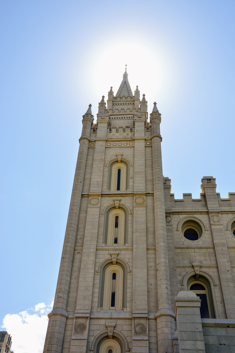 religion, sky, clock, lds temple, spirituality, no people, clear sky, building exterior, building, arch, 5K, outdoors, place of worship, built structure