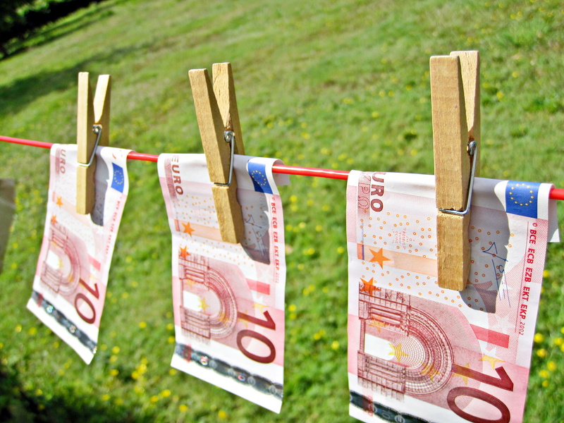 Money Laundering, Europe, euro notes, bank notes, Euros, banknotes, cleaning, clothespin, 2K, three, euro, time, currency  money, hanging, day, clothesline