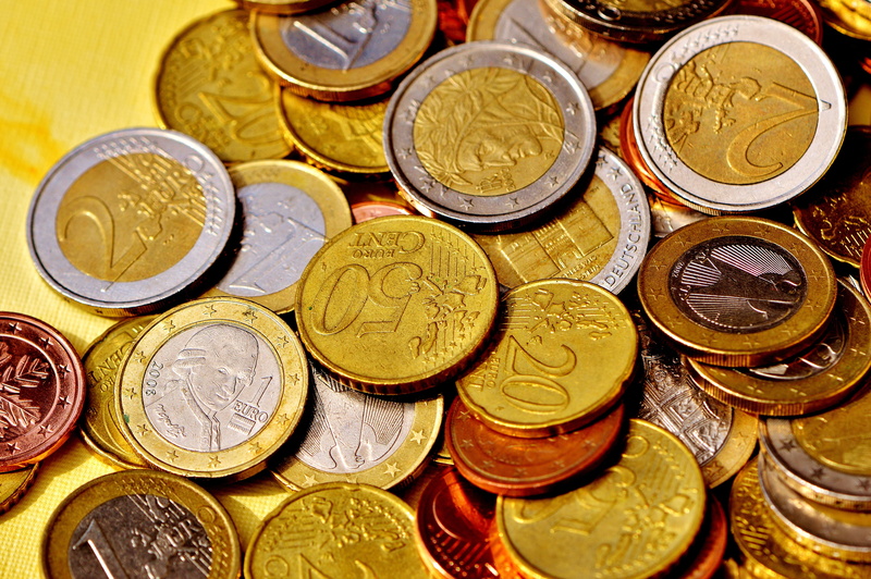 close-up, metal, large group of objects, savings, wealth, gold colored, assorted, denomination, choice, abundance, loose change, cash, silver colored, shape