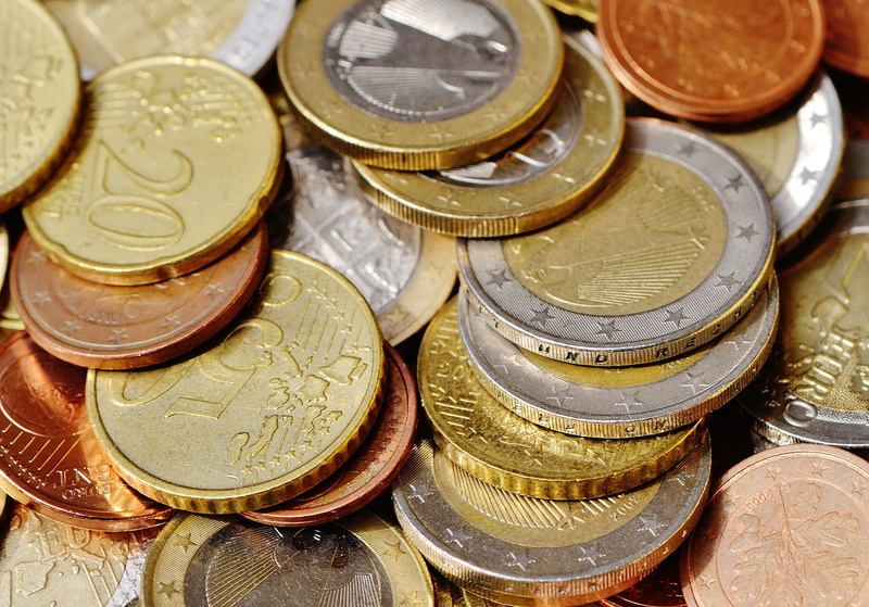economy, finance, € coin, gold colored, abundance, finance and economy, savings, stack, making money, wealth, full frame, investment, loose change, coin