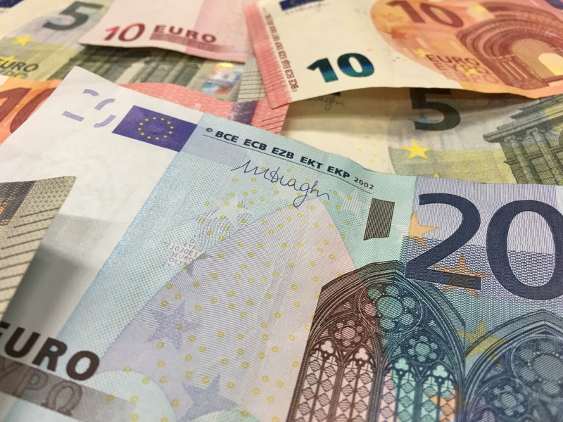 currency, euro, savings, backgrounds, variation, high angle view, banknote, seem, paper currency, no people, dollar bill, economy, banknotes, investment
