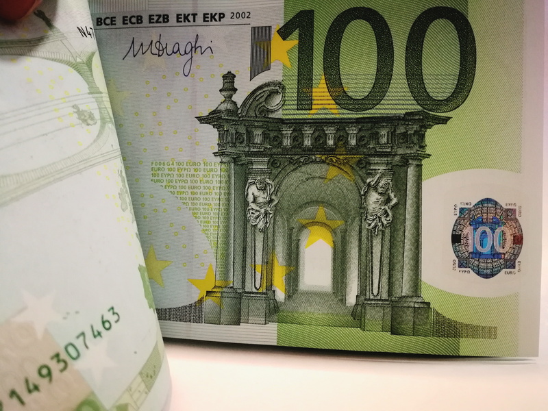 bank, script, clock, number, invest, coin, the background, a wealth of, human representation, arch, the market, money, indoors, currency, dime, economy