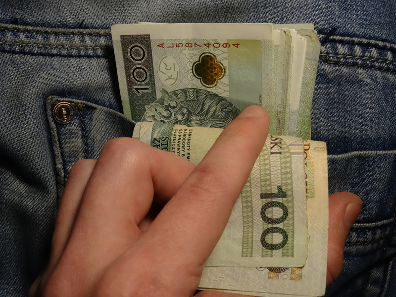jeans, save, pay, holding, amount, paper currency, real people, unrecognizable person, indoors, euro banknotes, finger, means of payment, human body part