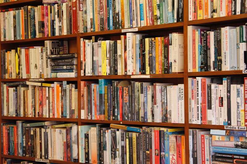 wood - material, library, order, read, book, no people, books, 5K, bookshelf, backgrounds, choice, arrangement, full frame, borrow, indoors, variation