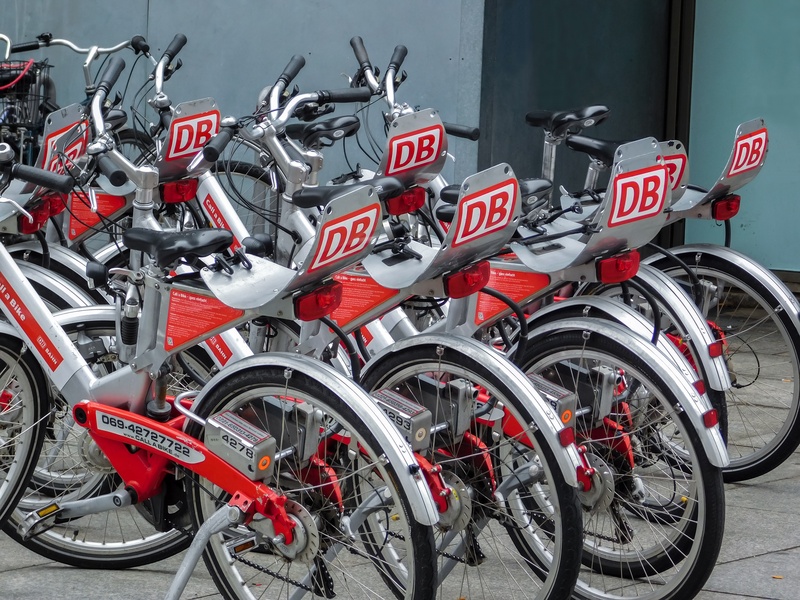 red, 4K, borrow, apartments for rent, bicycles, cologne, sign, locomotion, stationary, in a row, land vehicle, no people, street, safety, transportation
