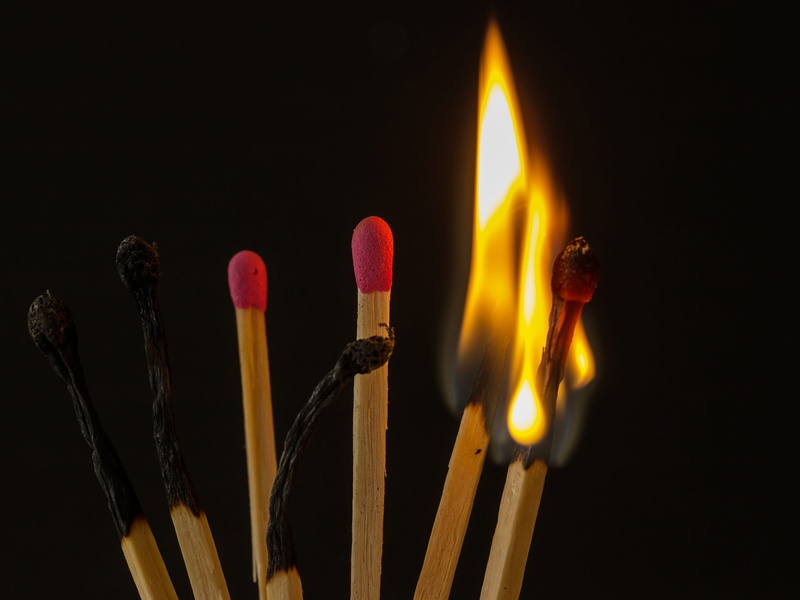 large group of objects, illuminated, burning down, 1080P, in a row, spent matchsticks, matches, match head, burned down, burned out, close-up, fire, black background