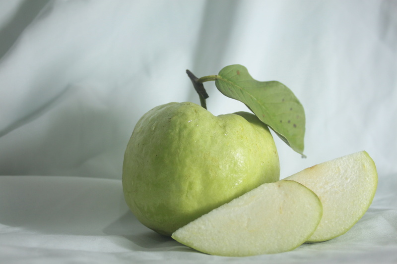 surface, focus on foreground, close-up, white, apple, ripe, sliced, shadow, leaf, indoors, fruit, 4K, no people, food, still life, healthy eating, granny smith apple
