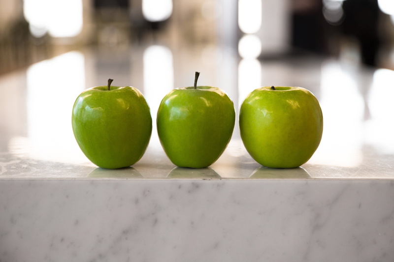 day, Fruit, Green, photo, 4K, table, snack, apple - fruit, in a row, food and drink, still life, indoors, granny smith apple, two objects, Food, healthy eating