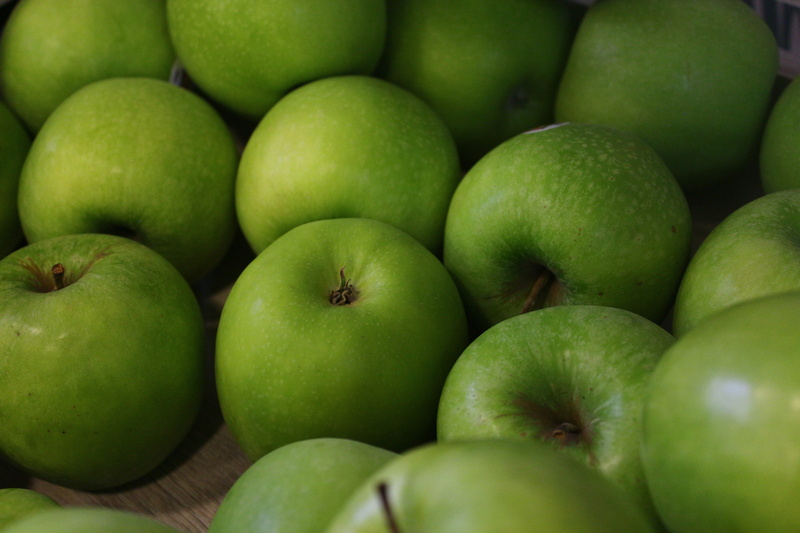 backgrounds, apple, wellbeing, green, fruit, food, large group of objects, abundance, apple - fruit, green apple, fruits, nature, ripe, apples, close-up