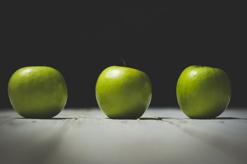 green, copy space, still life, fruits, apple - fruit, fruit, freshness, black background, apple, food and drink, no people, 5K, granny smith apple, three objects
