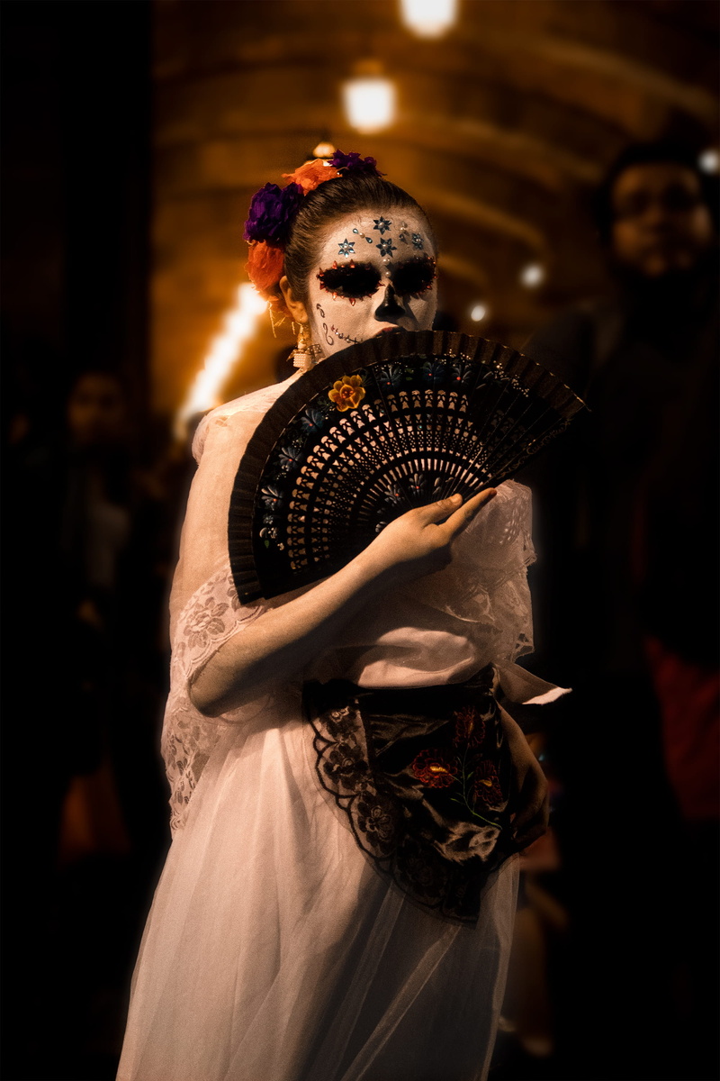 muerte, bride, life events, 2K, people, newlywed, face, event, fashion, adult, women, real people, three quarter length, focus on foreground, woman, makeup