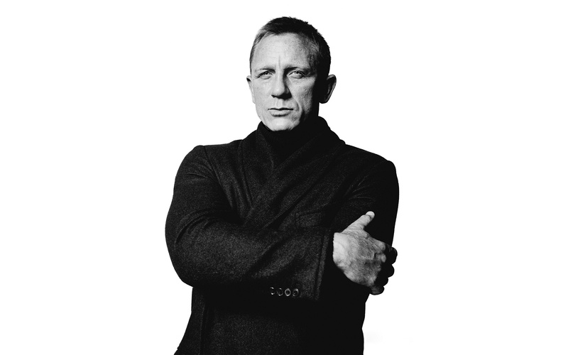 2015, David Bailey, black and white, Daniel Craig, photo, white background, actor, DuJour, coat, 2K, journal