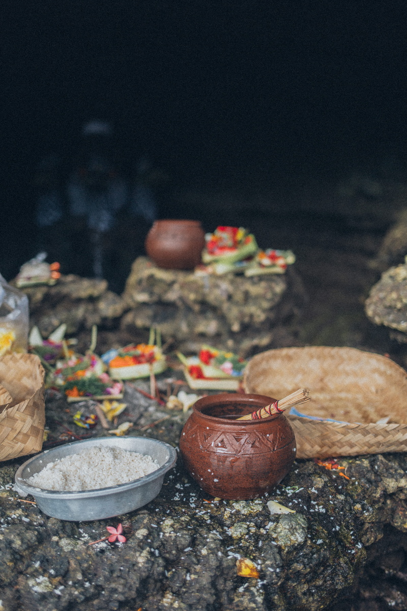 containers, colors, daylight, preparation, 5K, burning, wicket, focus on foreground, focus, close-up, baskets, smoke - physical structure, heat - temperature