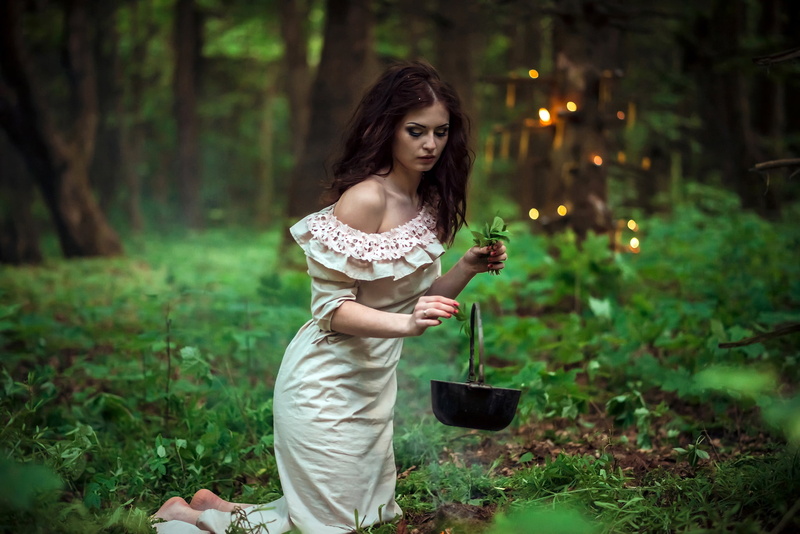 dress, in white, beautiful, in the woods, bowler, girl, pose, barefoot, smoke, lights, one, trees, greens, magic, bokeh, brown hair, grass, makeup, hairstyle