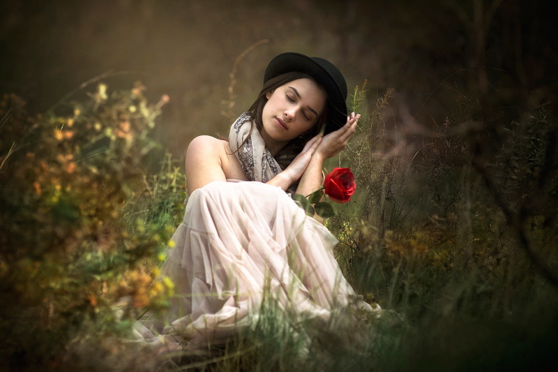 grass, hat, flower, 1080P, girl, mood, rose, bowler