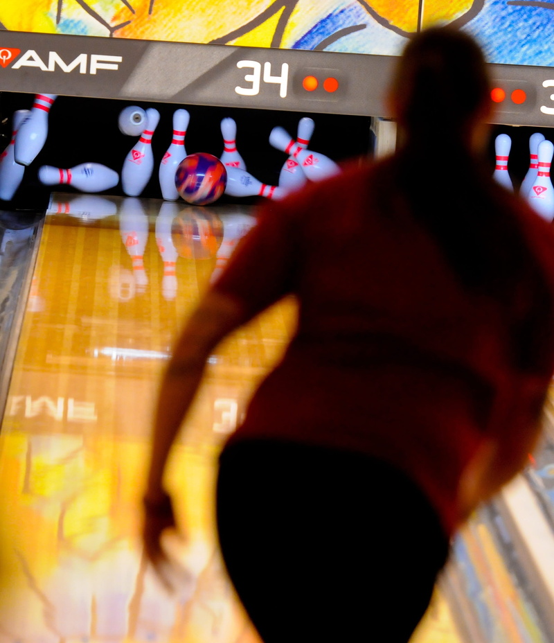 technology, paying, hits, mode of transportation, city, one person, Pins, fun, entertainment, lifestyles, sport, travel, competition, close-up, lane, indoors