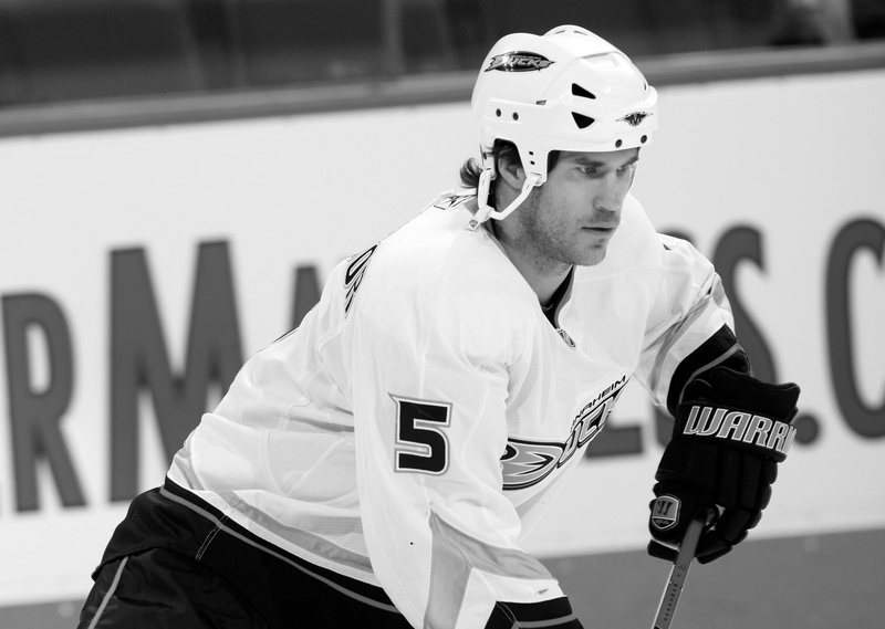 sports Helmet, sports Uniform, people, death, athlet, nhl, headwear, baseball - Sport, adult, steve montador, clothing, outdoors, helmet, hockey player