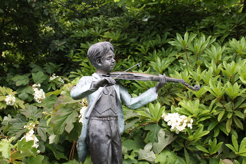 construction, violin, metal, mount macedon, 4K, art, outdoors, nature, growth, day, people, plant part, leaf, human representation, male likeness, victoria