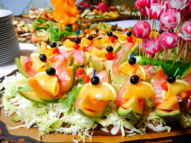 dessert, fruit, Buffet, vegetable, serving size, food and drink, healthy eating, indulgence, benefit from, focus on foreground, sweet, orange, Eat, no people