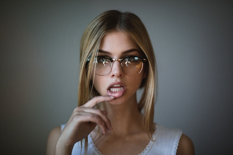 finger, Marina, background, look, girl, 1080P, face, glasses, lips