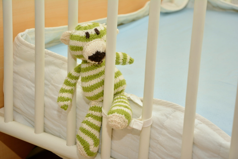white, day, 5K, white color, childrens room, childhood, crochet, focus on foreground, art and craft, Childless, plush, inside, green, Birth, teddy, his parents