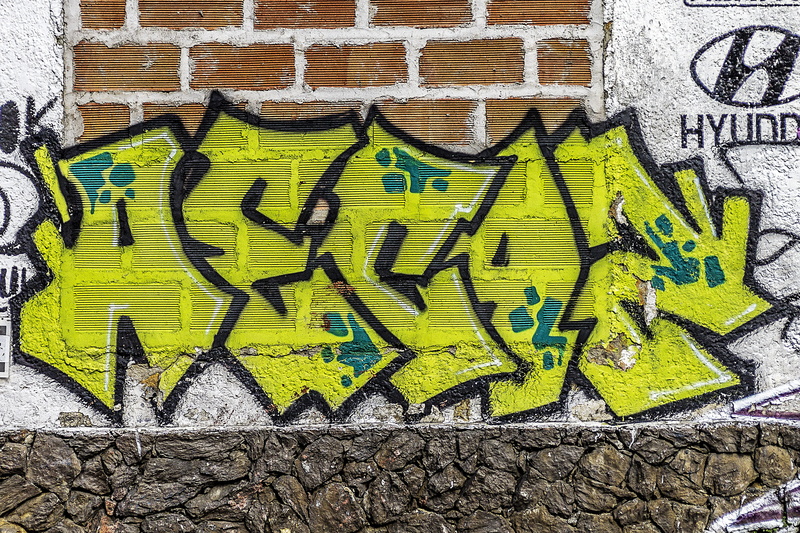 mural, spray paint, architecture, built structure, outdoors, creativity, tags, green color, painted, tagging, urban, text, city, communication, wall - building feature