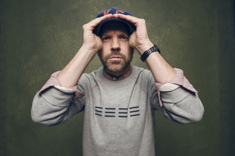 tired, jason sudeikis, photo shoot, human Face, people, sweater, facial hair, waist up, t-Shirt, actor, men, neck, young Men, only Men, young Adult, adult