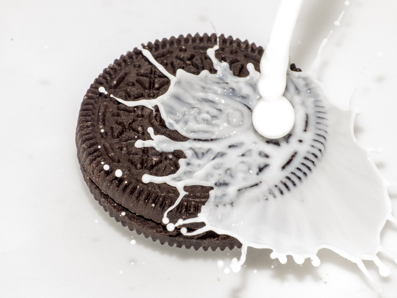 still life, cream, frozen food, splash, no people, plate, ready-to-eat, ice cream, food, dairy product, chocolate, whipped cream, sweet, short-term exposure