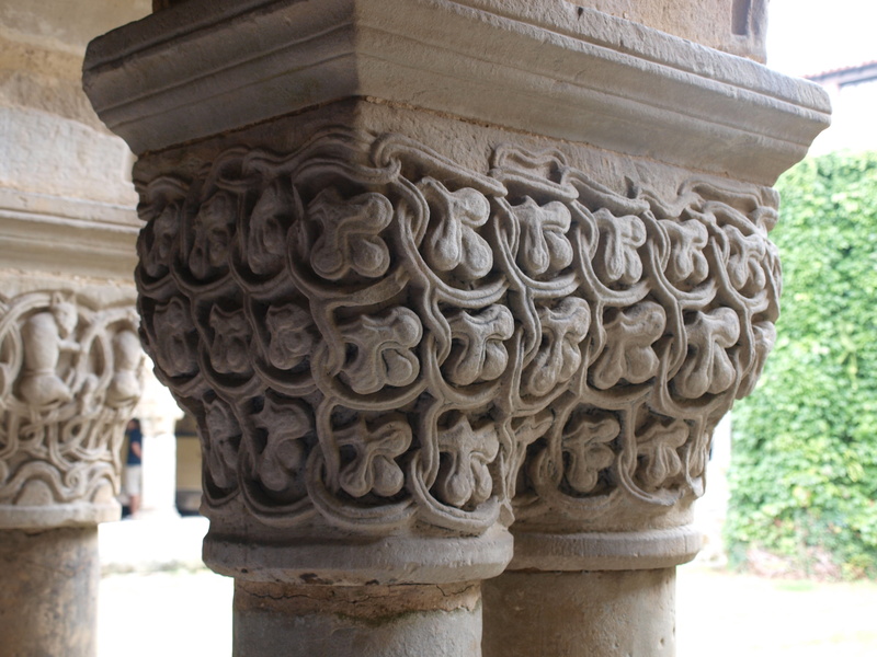 carving, building exterior, no people, monument, travel destinations, carving - craft product, temple, 2K, representation, collegiate church, sculpture