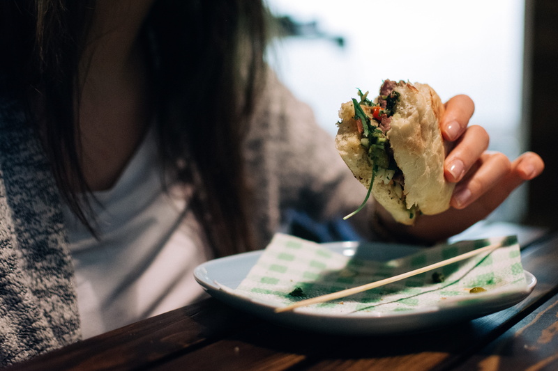 eating, people, 5K, one Person, table, young adult, only women, dinner, hungry, healthy Eating, females, steak sandwich, meat, lunch, freshness, adults only