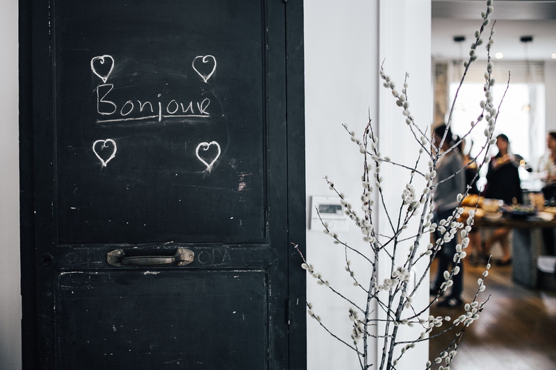 building exterior, people, no people, communication, board, wood - material, men, architecture, day, apartment, entrance, catkin, built structure, 4K