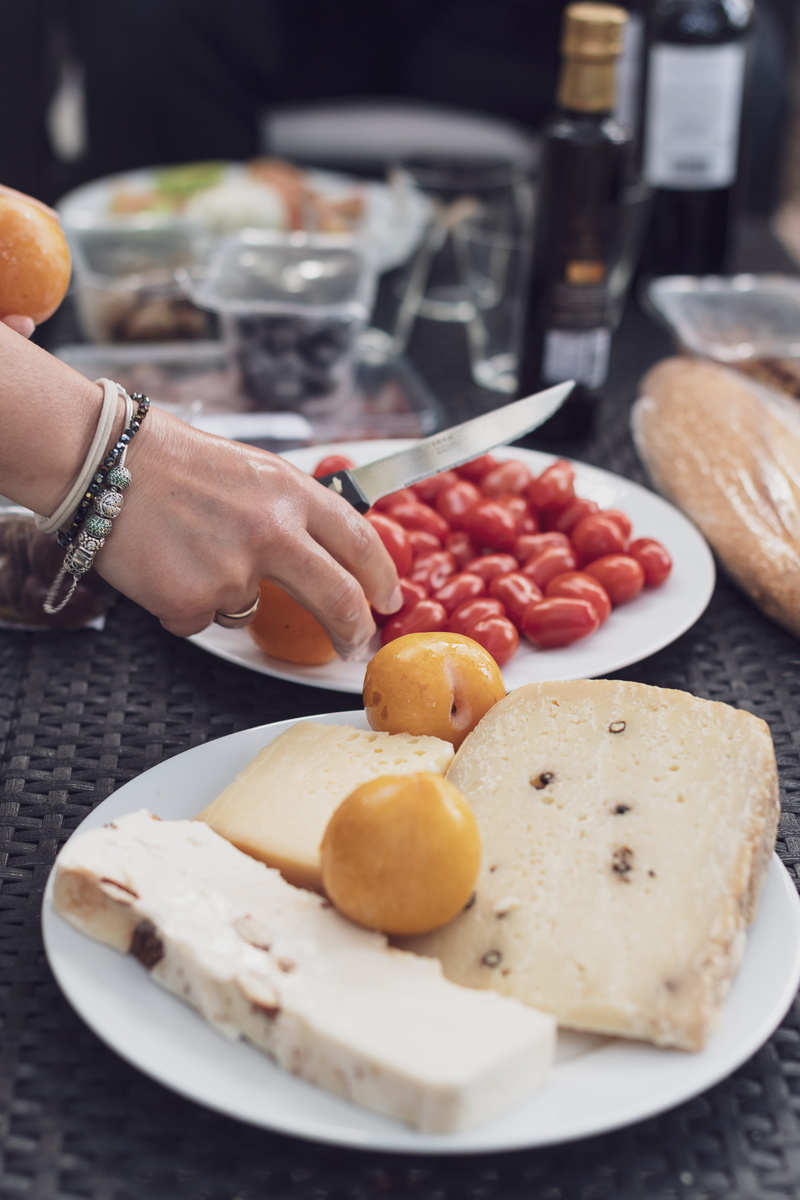 holding, wellbeing, healthy eating, ready-to-eat, meal, real people, 4K, italy, fruit, lifestyles, brie, freshness, finger, cookie, making, preparing