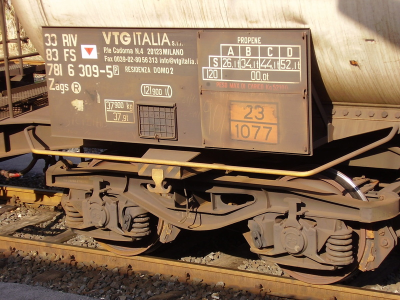 no people, 1080P, metal, train, technology, indoors, day, machinery, mode of transportation, syracuse, communication, rail transportation, number, connection