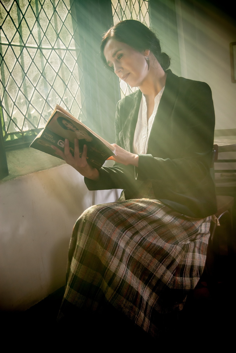 books, contemplation, peace, old-fashioned, leisure activity, formal, 4K, black, retro styled, young adult, reader, three quarter length, real people
