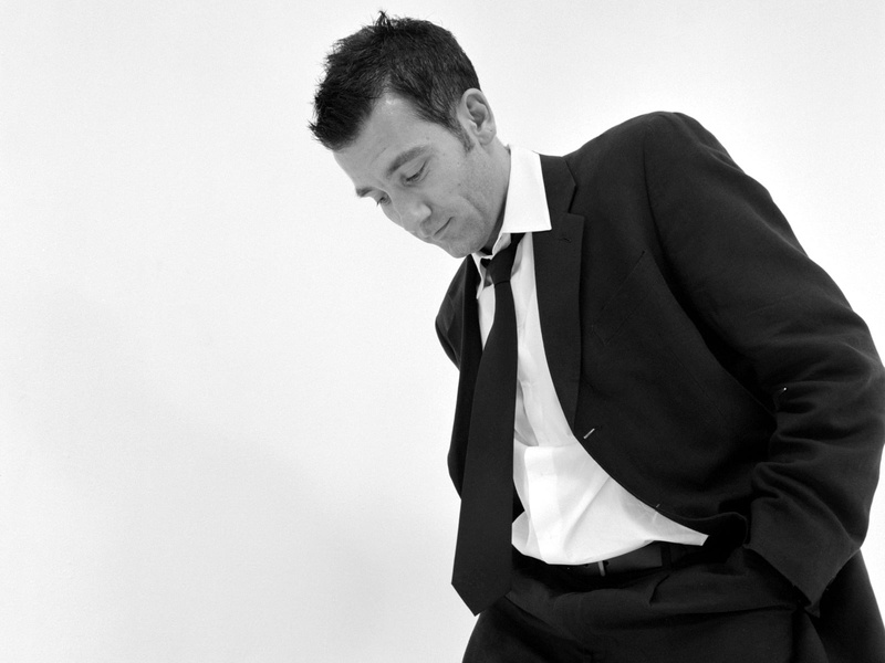 full suit, indoors, formalwear, hollywood, adult, one person, owen, studio shot, occupation, s, coat, business, 720P, suit, Male celebrities, white background