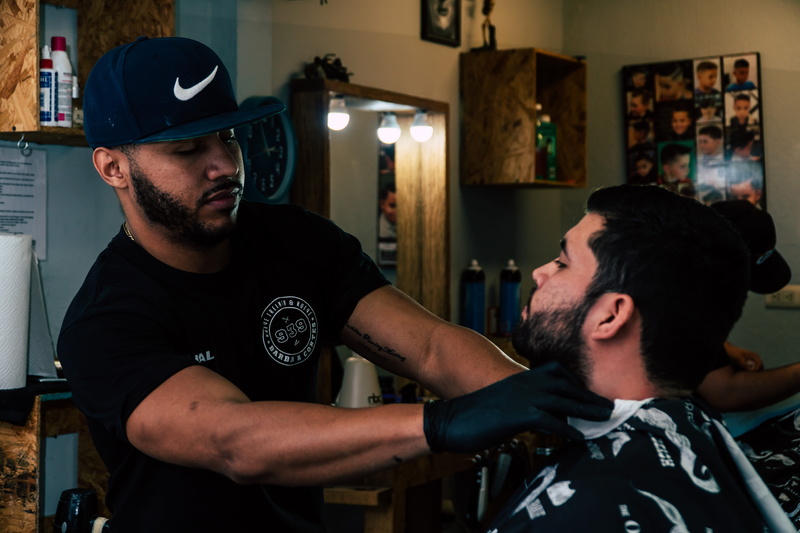 man, mid adult men, headshot, inside, two people, young adult, room, human limb, beard, aggression, facial hair, person, hairstylist, barber shop, indoors