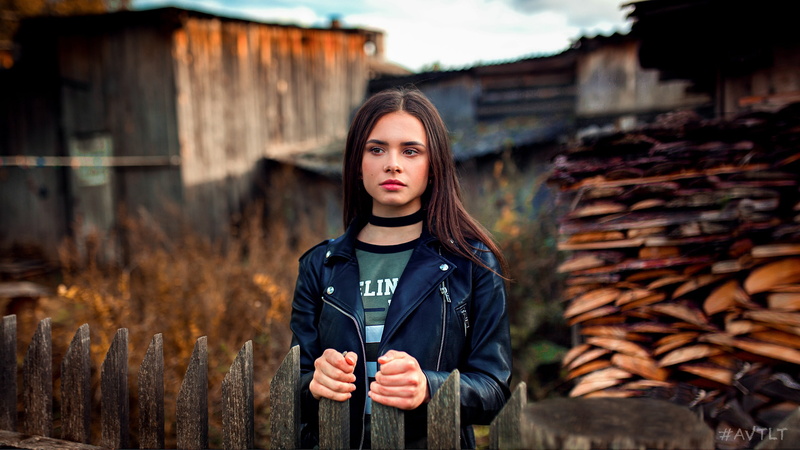 looking away, adult, fence, portrait, one person, depth of field, looking at camera, model, brown eyes, beauty, Aleksandr Suhar, teenager, outdoors, beautiful woman
