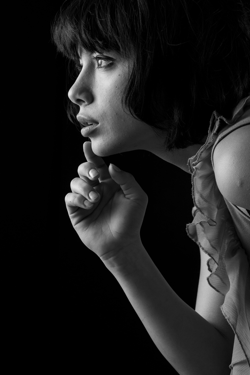 beauty, sympathetic, studio, black background, human, headshot, beauty model, black, young, contact, human body part, young model, pretty girl, fine arts
